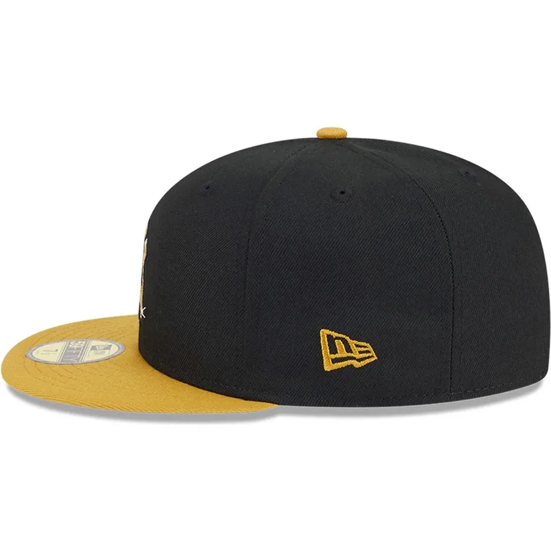 schwarze-und-gelbe-anliegende-flatcap-mit-goldenem-logo-59fifty-day-von-new-york-yankees-mlb-von-new-era