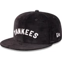 schwarze-enganliegende-59fifty-day-flatcap-der-new-york-yankees-mlb-von-new-era