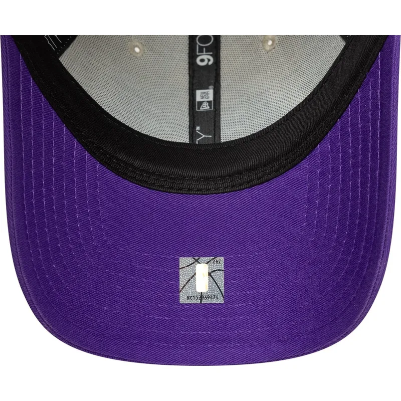 cepice-zaoblena-bezova-nastavitelny-9forty-contrast-patch-los-angeles-lakers-nba-new-era