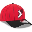 rote-und-schwarze-gebogene-snapback-kappe-9forty-m-crown-city-connect-der-chicago-white-sox-mlb-von-new-era