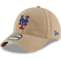 verstellbare-beige-9twenty-core-classic-kappe-mit-gebogenem-schirm-der-new-york-mets-mlb-von-new-era