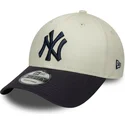 verstellbare-beige-und-marineblaue-9forty-side-script-kappe-der-new-york-yankees-mlb-von-new-era