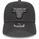 new-era-curved-brim-grey-logo-e-frame-tonal-outline-chicago-bulls-nba-grey-snapback-cap
