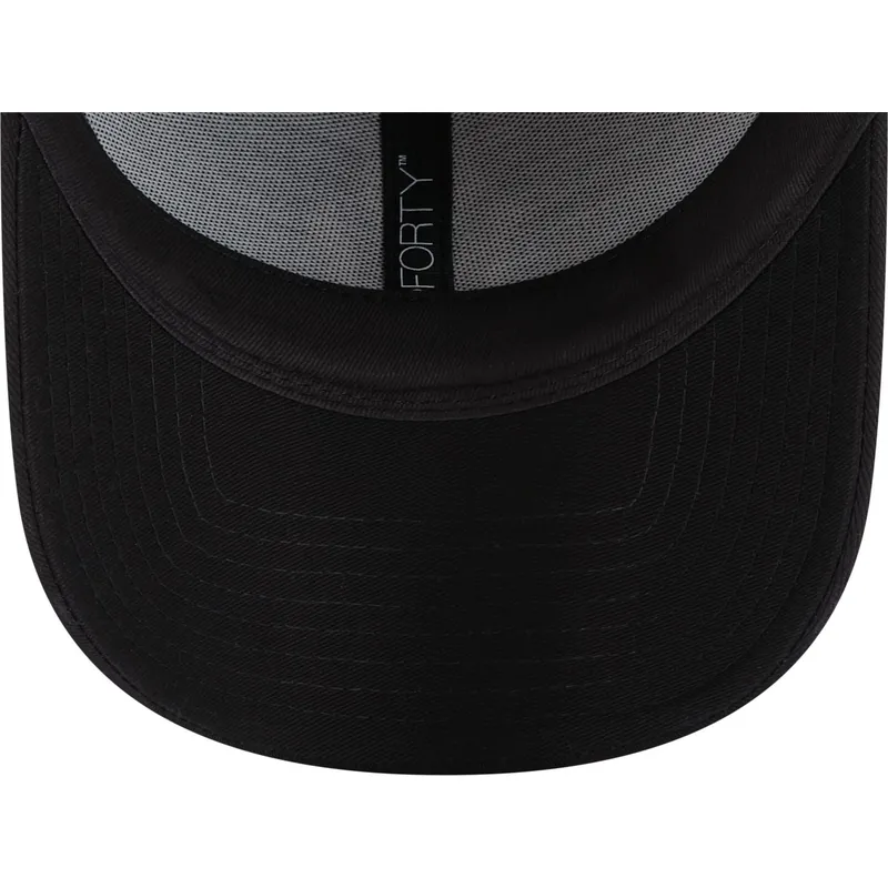 svart-bojd-justerbar-keps-for-dam-9forty-metallic-logo-fran-new-york-yankees-mlb-av-new-era