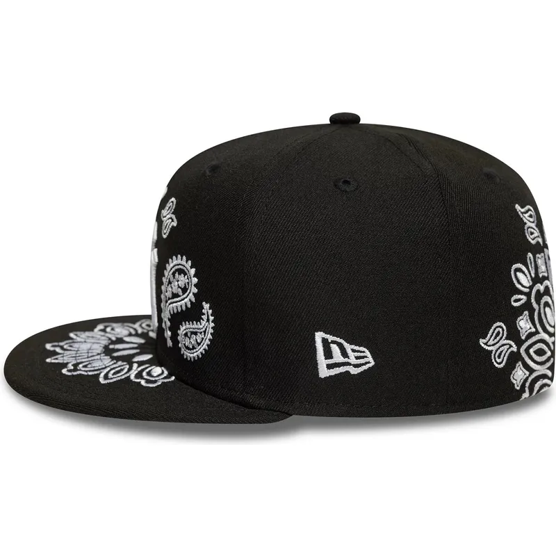 cepice-rovna-cerna-prilehava-59fifty-paisley-new-york-yankees-mlb-new-era