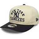 snapback-kappe-mit-gebogenem-schirm-in-beige-und-marineblau-19twenty-heritage-der-new-york-yankees-mlb-von-new-era