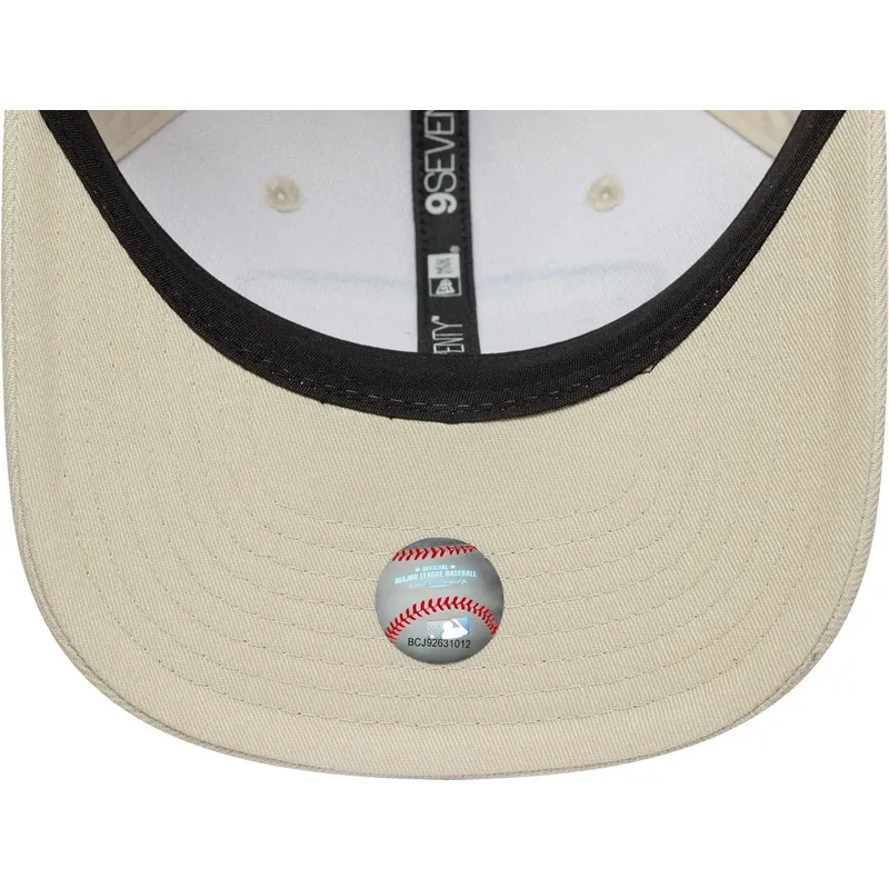 cepice-zaoblena-bezova-snapback-9seventy-stretch-snap-patch-los-angeles-dodgers-mlb-new-era