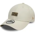 verstellbare-beige-9forty-badge-kappe-von-new-era