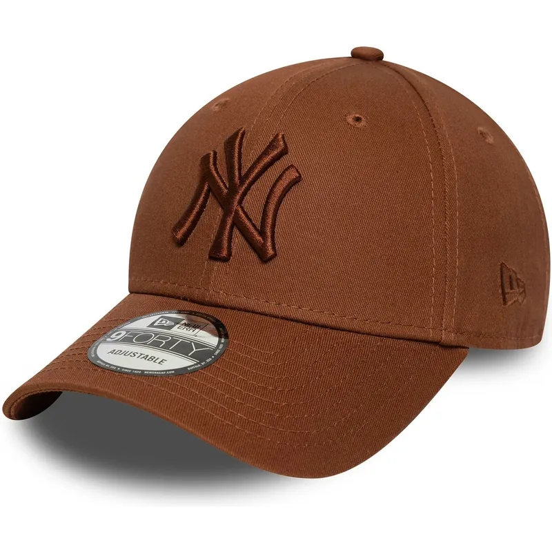 braune-verstellbare-curved-cap-mit-braunem-logo-9forty-league-essential-der-new-york-yankees-mlb-von-new-era