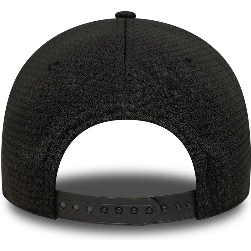 schwarze-gebogene-snapback-kappe-mit-schwarzem-logo-9forty-flawless-mesh-der-new-york-yankees-mlb-von-new-era
