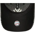 schwarze-verstellbare-9twenty-houndstooth-kappe-der-new-york-yankees-mlb-von-new-era