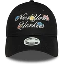 schwarze-gebogene-verstellbare-damenkappe-9forty-floral-script-der-new-york-yankees-mlb-von-new-era