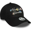 schwarze-gebogene-verstellbare-damenkappe-9forty-floral-script-der-new-york-yankees-mlb-von-new-era