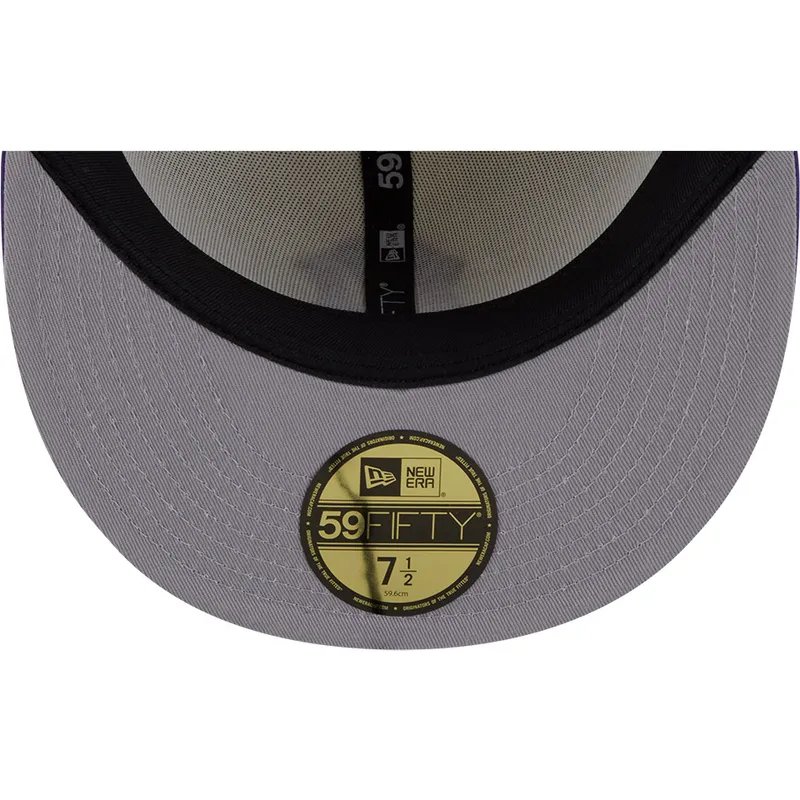 gorra-plana-beige-y-violeta-ajustada-59fifty-clr-dvlp-de-new-york-yankees-mlb-de-new-era