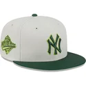 flache-beige-und-grune-angepasste-kappe-59fifty-clr-dvlp-der-new-york-yankees-mlb-von-new-era