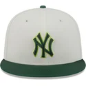 flache-beige-und-grune-angepasste-kappe-59fifty-clr-dvlp-der-new-york-yankees-mlb-von-new-era