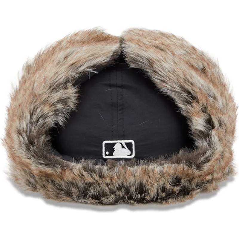 cepice-rovna-cerna-prilehava-59fifty-winter-dog-ear-new-york-yankees-mlb-new-era