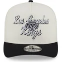 beige-und-schwarze-gebogene-snapback-kappe-9fifty-a-frame-chainstitch-der-los-angeles-kings-nhl-von-new-era