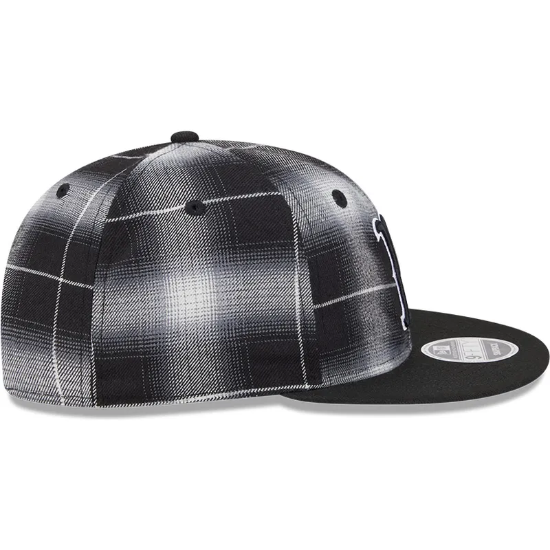 gorra-plana-negra-snapback-9fifty-retro-crown-plaid-de-boston-red-sox-mlb-de-new-era