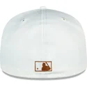cepice-rovna-hneda-prilehava-59fifty-chrome-toast-side-patch-new-york-yankees-mlb-new-era