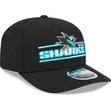 schwarze-snapback-kappe-mit-gebogenem-schirm-9seventy-stretch-snap-stated-der-san-jose-sharks-nhl-von-new-era