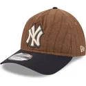 brun-och-marinbla-bojd-keps-justerbar-9twenty-a-frame-wool-pinstripe-fran-new-york-yankees-mlb-av-new-era