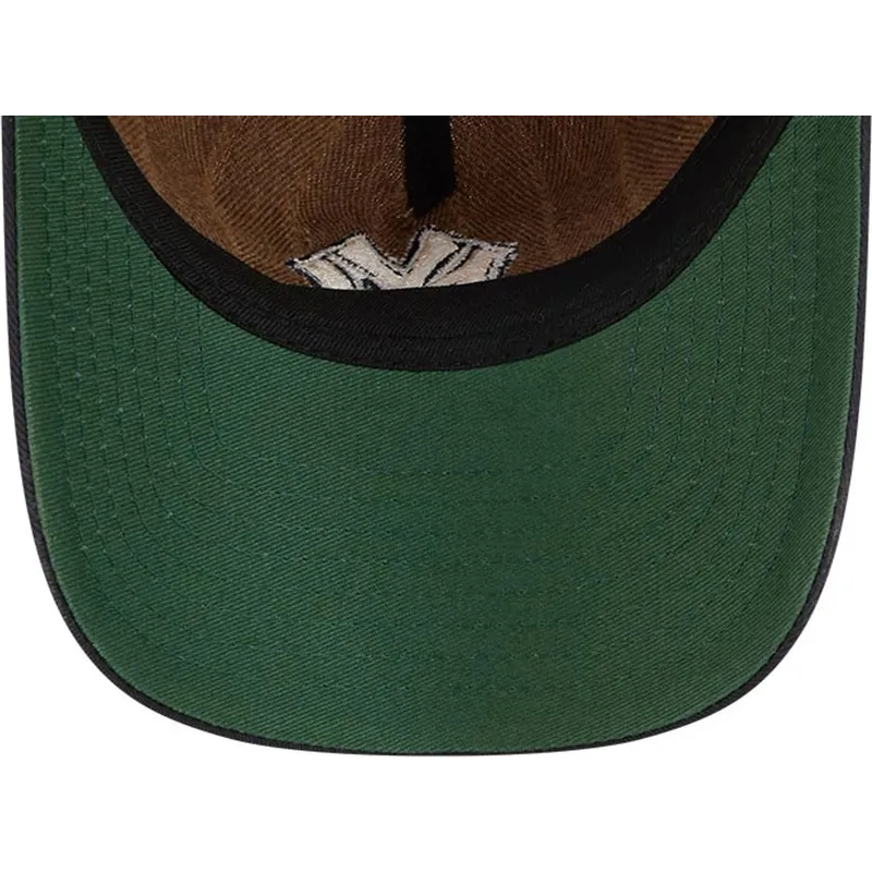 justerbar-9twenty-a-frame-wool-pinstripe-brun-och-marinbla-bojd-keps-new-york-yankees-mlb-fran-new-era