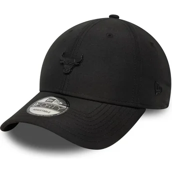Schwarze verstellbare Curved Cap 9FORTY Pin der Chicago Bulls NBA von New Era
