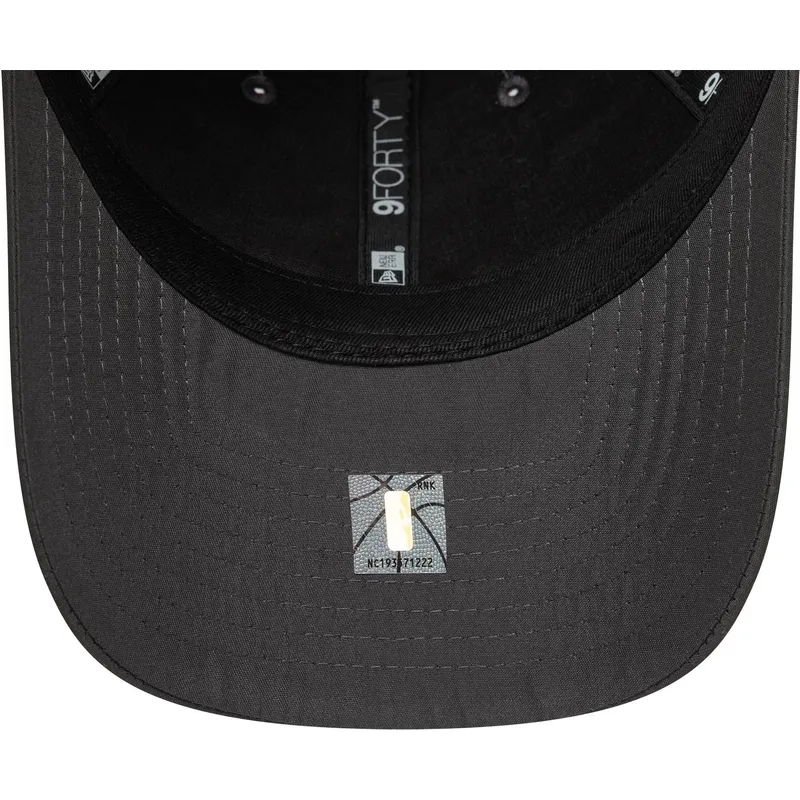 gorra-curva-gris-ajustable-9forty-pin-de-los-angeles-lakers-nba-de-new-era