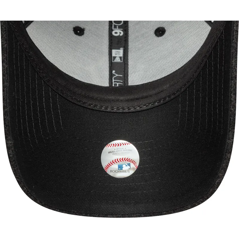 gorra-curva-negra-snapback-9forty-melton-wool-de-new-york-yankees-mlb-de-new-era