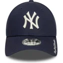 justerbar-marinbla-bojd-keps-9forty-visor-script-new-york-yankees-mlb-fran-new-era