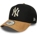 svart-och-brun-bojd-keps-snapback-9forty-e-frame-suede-visor-fran-new-york-yankees-mlb-av-new-era