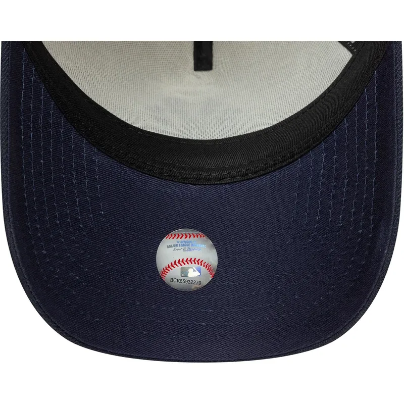 gorra-curva-beige-y-azul-marino-snapback-9forty-e-frame-world-series-patch-de-new-york-yankees-mlb-de-new-era