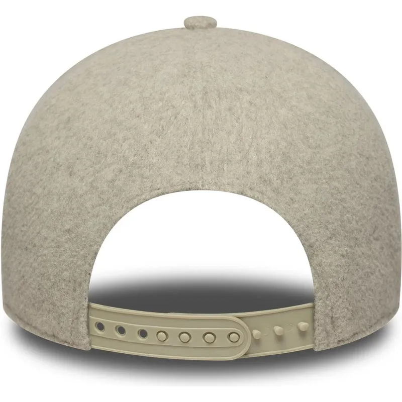 beige-bojd-snapbackkeps-med-logotyp-beige-9forty-e-frame-melton-new-york-yankees-mlb-fran-new-era