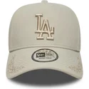 gorra-curva-beige-snapback-con-logo-beige-9forty-e-frame-tonal-icon-de-los-angeles-dodgers-mlb-de-new-era