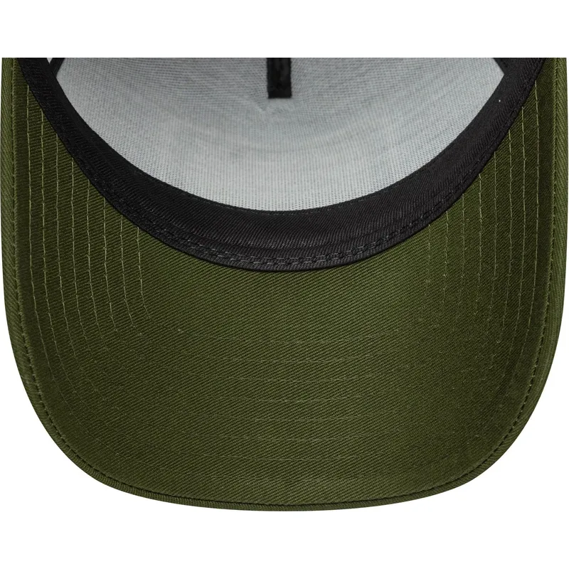 schwarze-und-grune-gebogene-snapback-kappe-9forty-e-frame-camo-patch-von-new-era