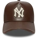 braune-verstellbare-curved-cap-9forty-e-frame-img-leather-der-new-york-yankees-mlb-von-new-era