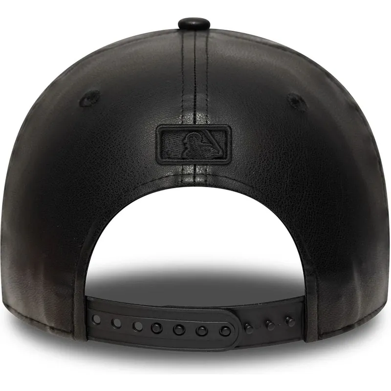 schwarze-gebogene-snapback-kappe-mit-schwarzem-logo-9forty-m-crown-pu-der-los-angeles-dodgers-mlb-von-new-era