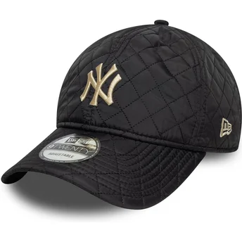 New Era New York Yankees MLB 9TWENTY Quilted svart justerbar böjd keps med beige logotyp