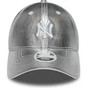 cepice-zaoblena-stribrna-nastavitelny-plateada-9forty-metallic-new-york-yankees-mlb-new-era