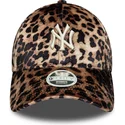 gebogene-verstellbare-leoparden-kappe-fur-damen-9forty-leo-velour-der-new-york-yankees-mlb-von-new-era