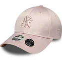 new-york-yankees-mlb-9forty-satin-bow-back-rosa-justerbar-kurvad-keps-for-dam-med-rosa-logotyp-fran-new-era
