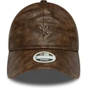 cepice-zaoblena-hneda-nastavitelny-9twenty-worn-pu-new-york-yankees-mlb-new-era