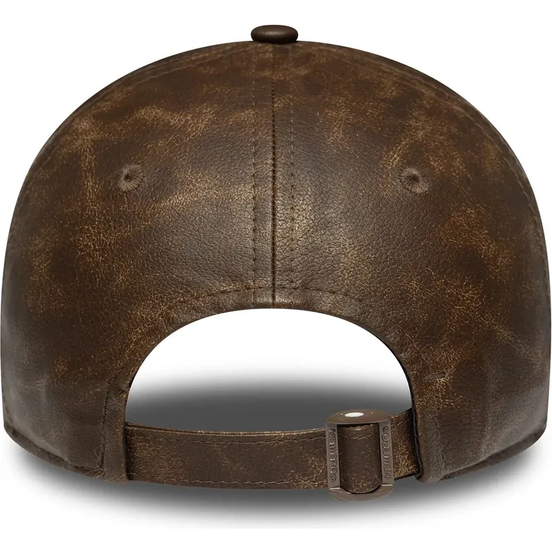 cepice-zaoblena-hneda-nastavitelny-9twenty-worn-pu-new-york-yankees-mlb-new-era