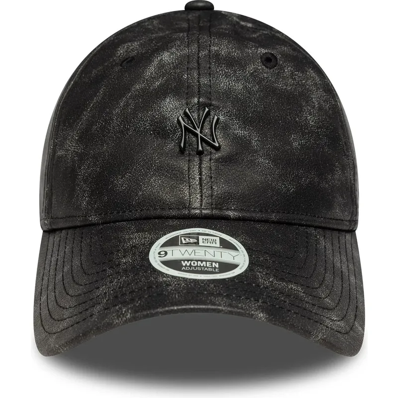 justerbar-svart-bojd-keps-for-kvinnor-med-svart-9twenty-worn-pu-logga-fran-new-york-yankees-mlb-av-new-era
