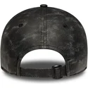 schwarze-gebogene-verstellbare-damenkappe-mit-schwarzem-logo-9twenty-worn-pu-der-new-york-yankees-mlb-von-new-era