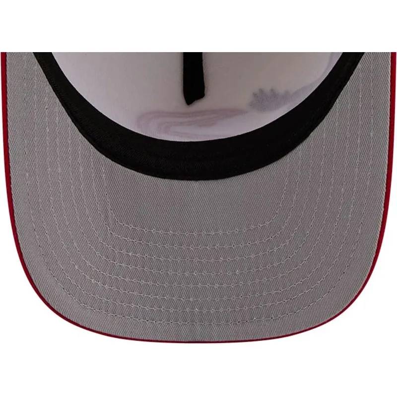 beige-und-rote-gebogene-snapback-kappe-9fifty-a-frame-precurved-hardwood-classics-der-atlanta-hawks-nba-von-new-era