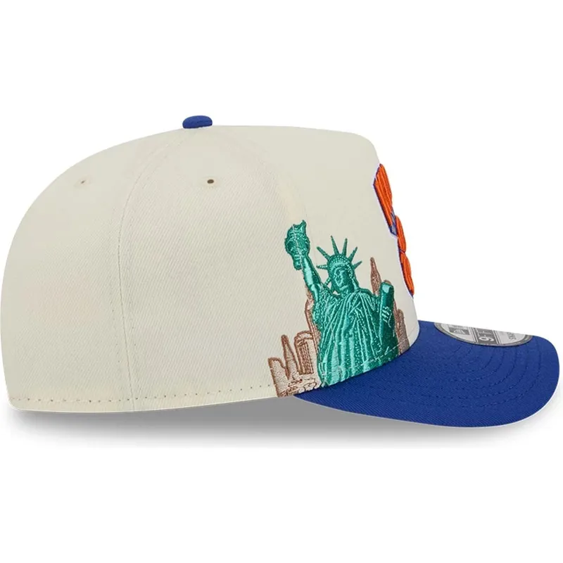 beige-och-bla-snapback-keps-med-bojd-skarm-9fifty-a-frame-precurved-hardwood-classics-new-york-knicks-nba-fran-new-era