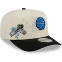 gorra-curva-beige-y-negra-snapback-9fifty-a-frame-precurved-hardwood-classics-de-orlando-magic-nba-de-new-era