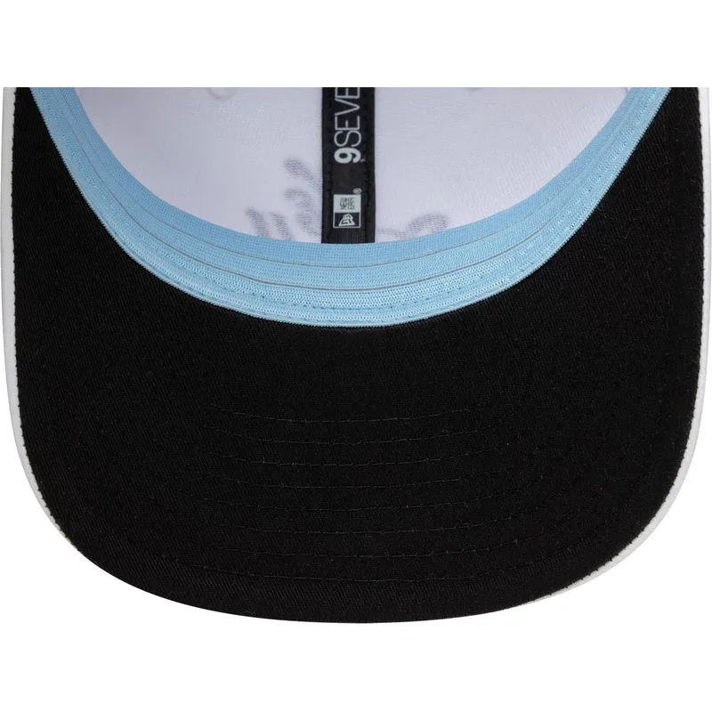 cepice-zaoblena-bila-snapback-9seventy-stretch-snap-technical-golf-new-era